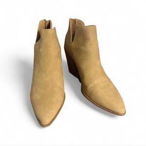 Soda Tan Ankle Booties Block Heel Pointed Toe Size 10